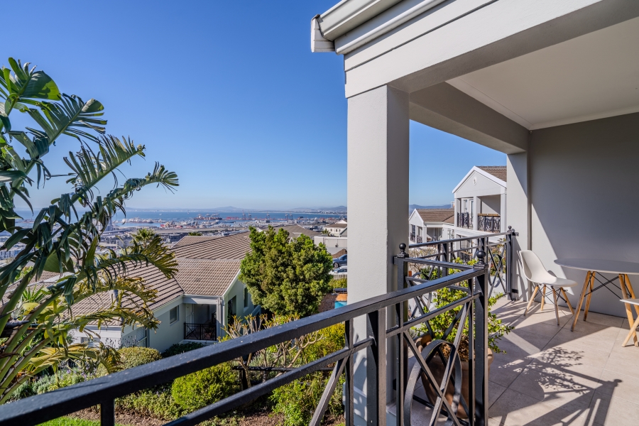 2 Bedroom Property for Sale in Vredehoek Western Cape